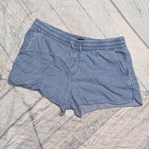 Gap Size Large Blue Drawstring Waist Chambray Shorts with Pockets